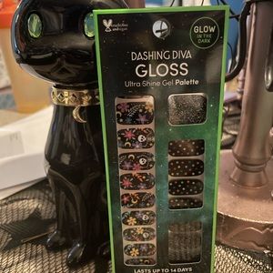 Dashing diva skeleton dance nails